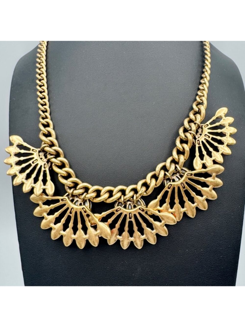 Stella & Dot Coral Cay Bib Statement Necklace Heavy Bold Coral & Crystal Fan - Picture 6 of 9